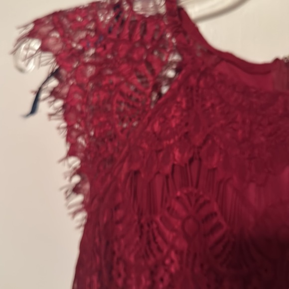 Burgundy Lace dress - Picture 5 of 5